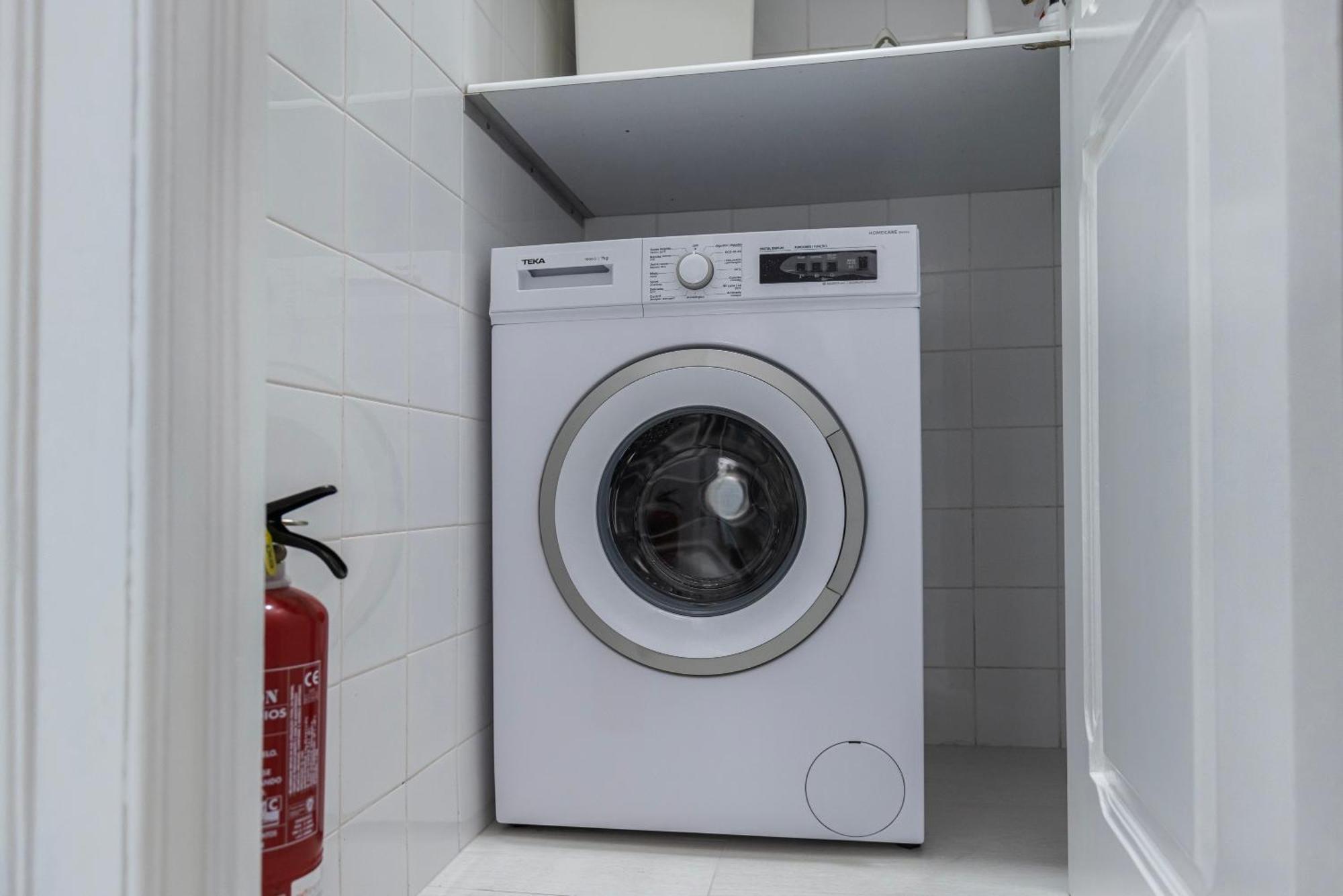 Apartamento Moderno Com Terraco Lisbon Exterior photo