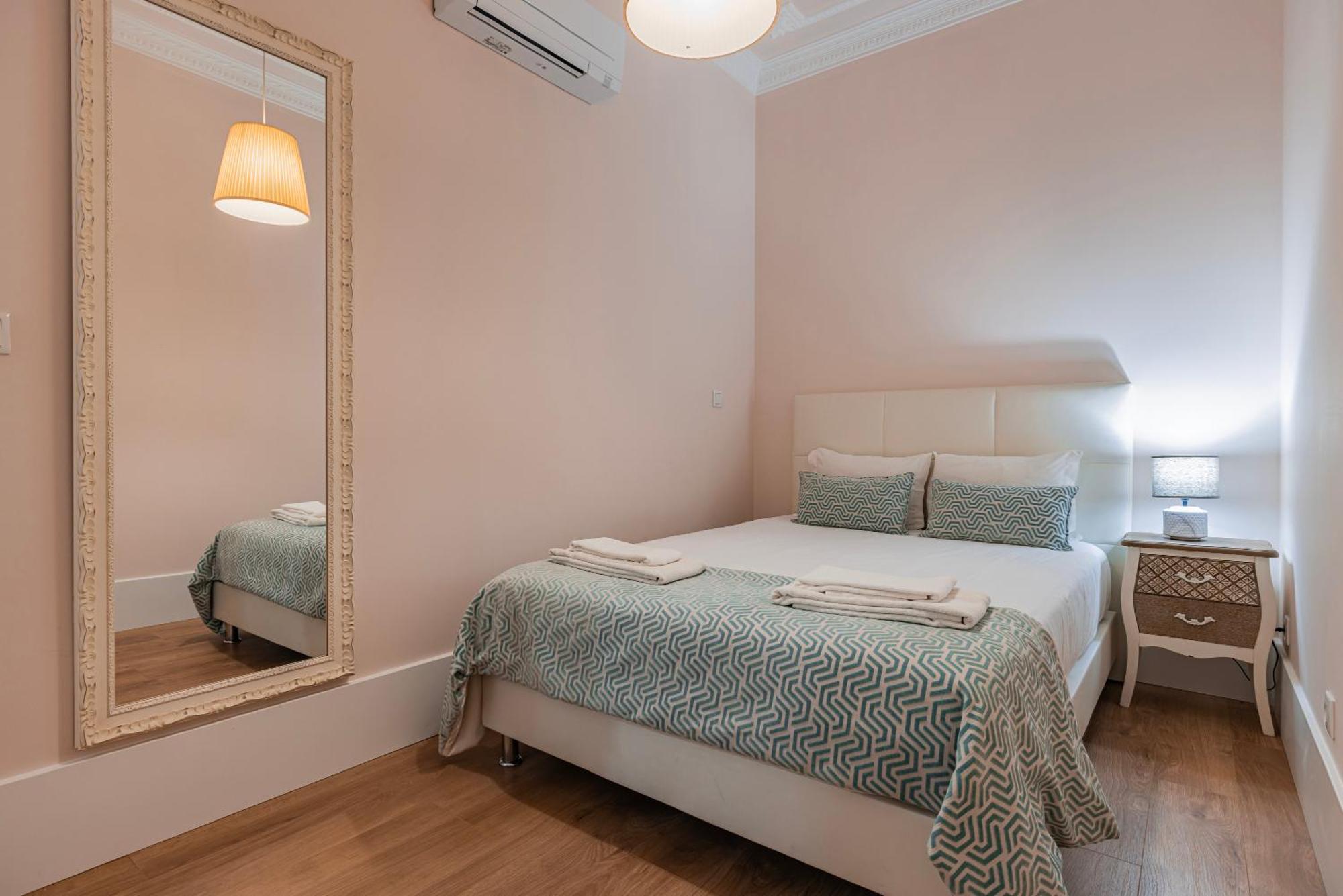 Apartamento Moderno Com Terraco Lisbon Exterior photo